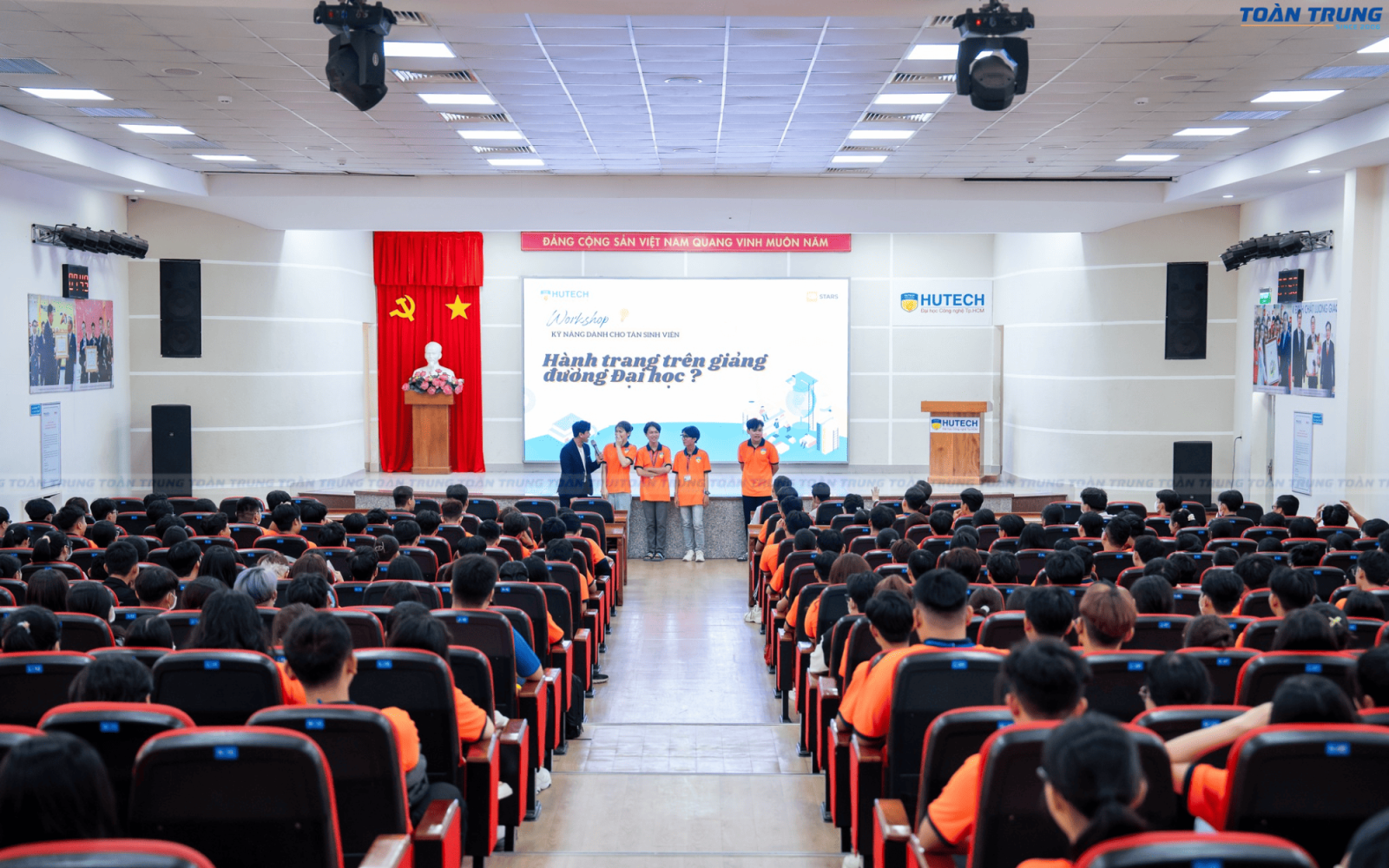 màn hình led hội trường