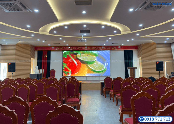 màn hình led cho hội trường trường học
