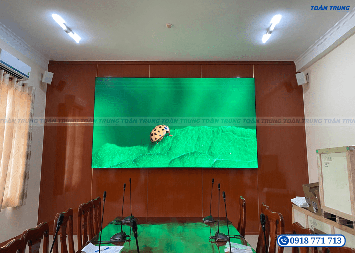 Màn hình LED trong nhà có sử dụng ngoài trời được không?