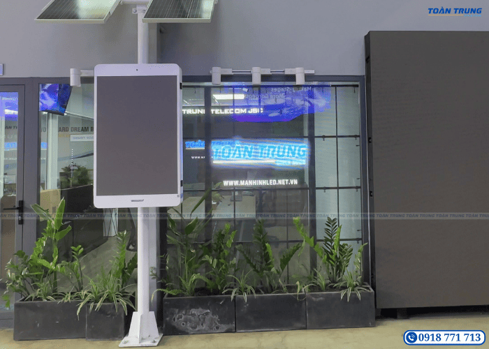 Màn hình LED trong suốt