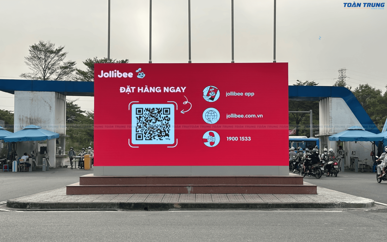 lắp đặt màn hình LED P3 ngoài trời tại KTX khu B - ĐHQG TP.HCM