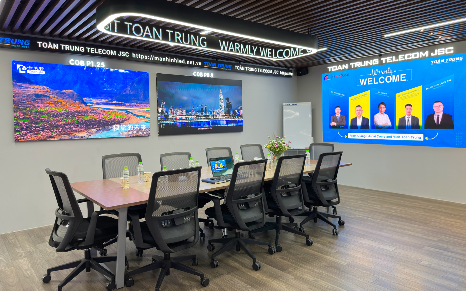 showroom màn hình led