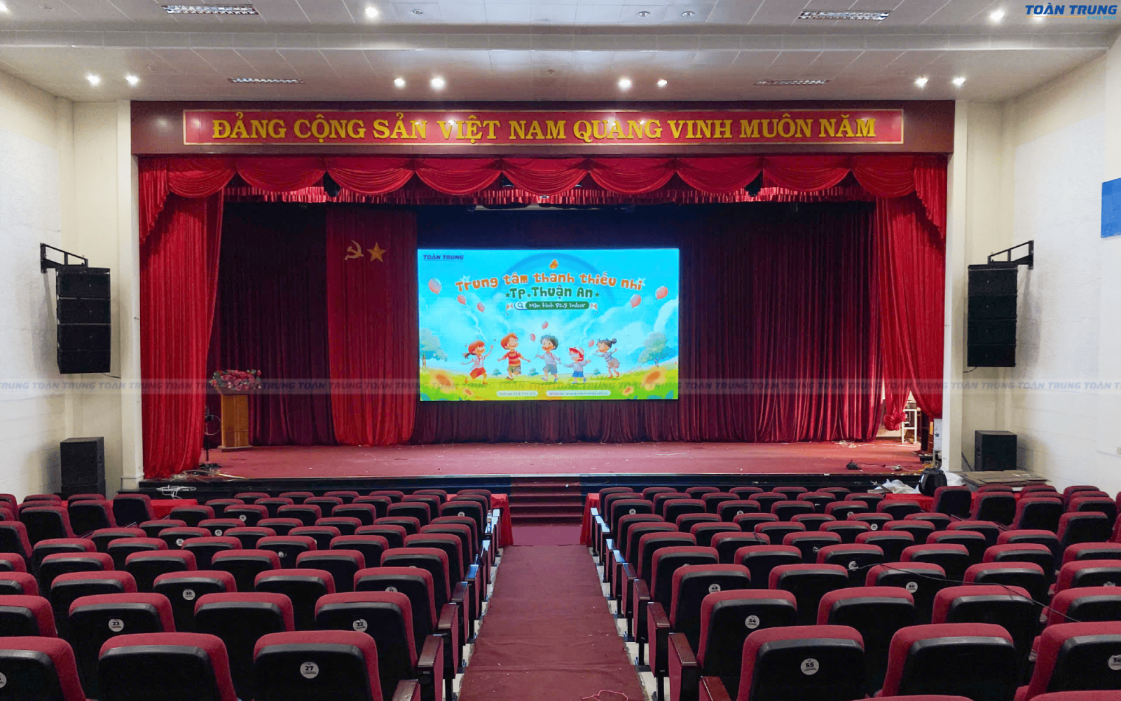 lắp đặt màn hình LED P2.5 trong nhà
