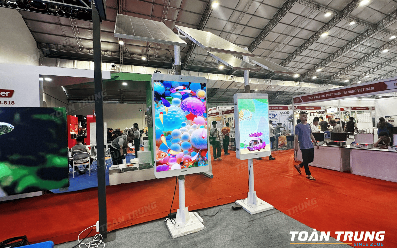 Màn hình LED năng lượng mặt trời