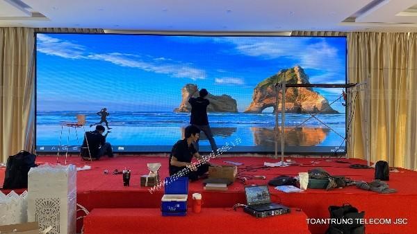 Màn hình LED được lắp đặt để làm màn hình sân khấu