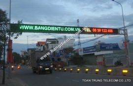 CỔNG CHÀO UBND Q12 - HCM