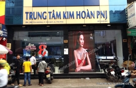 MÀN HÌNH LED P4 - HỆ THỐNG CỬA HÀNG PNJ