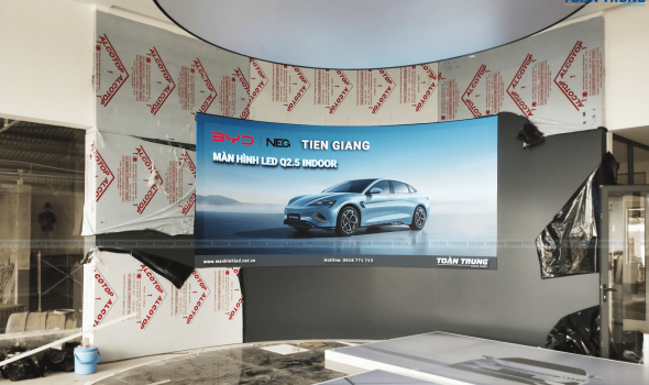 MÀN HÌNH LED P2.5 TRONG NHÀ - SHOWROOM BYD NEG TIỀN GIANG