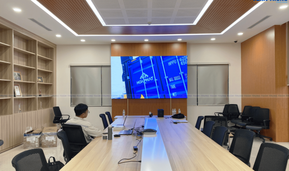 Màn hình LED P2 cho phòng họp Công Ty CP Sản xuất Container Hòa Phát