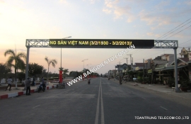 Cổng chào H.Vĩnh Hưng - Long An
