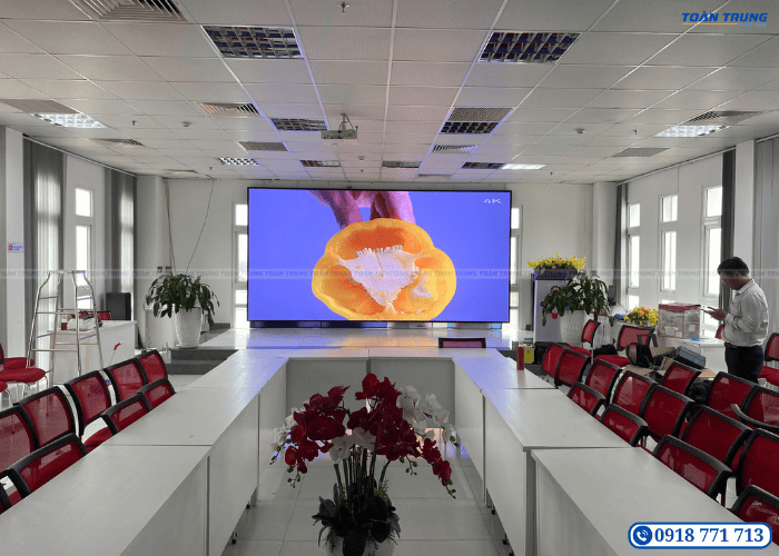 Lắp đặt màn hình LED Indoor Q2.5 QiangLi